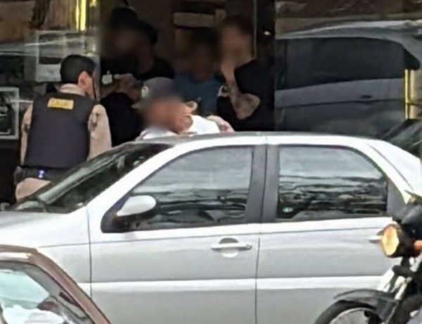 Alerta no Centro de Itaúna: loja de celulares é alvo de furto em plena tarde