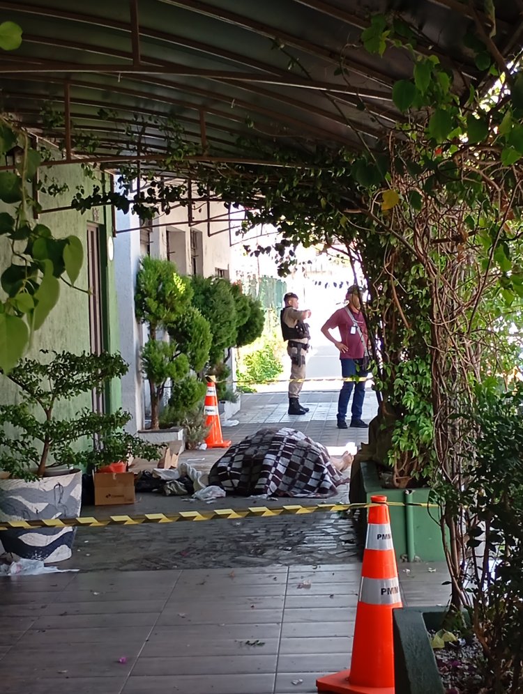 Morador de rua é encontrado morto na avenida. Jove Soares, próximo ao campo do José Flávio de Carvalho