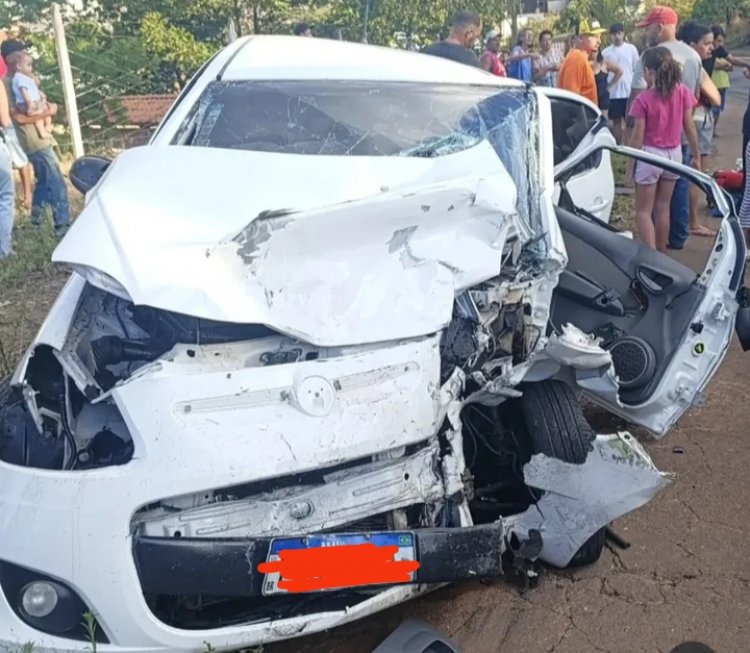 Colisão na BR-352 deixa feridos em Pitangui; motorista é transferido para Itaúna