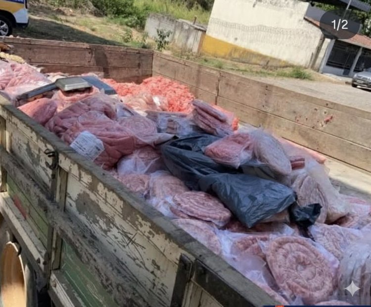 Apreensão de 1,2 tonelada de carne e linguiça em Divinópolis: Produto impróprio é retirado de circulação