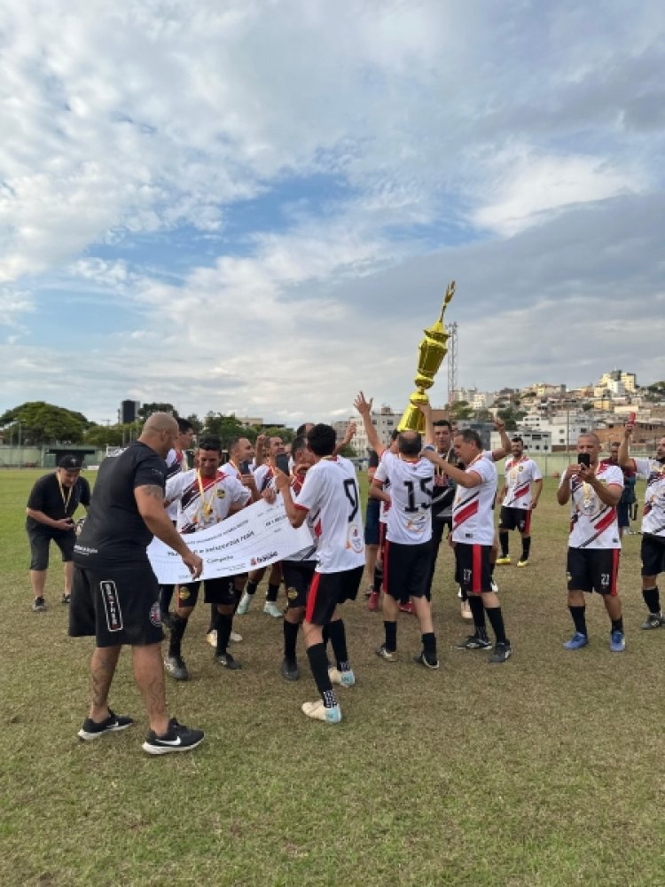 Atletas do Ponte Nova soltam o grito: “É campeão Itaunense Master!”