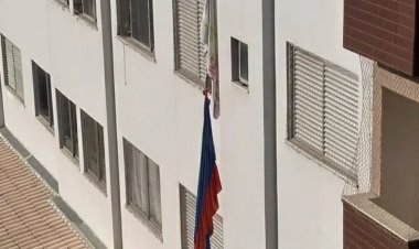 Criança improvisa corda de panos para escapar de apartamento em suposto cárcere privado