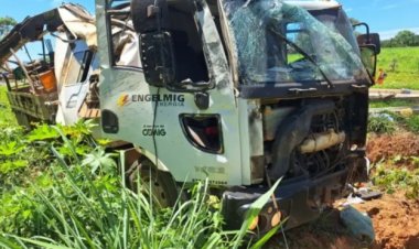 Colisão fatal na MG-050, motociclista de 73 snos morre e  seis pessoas ficam feridas em Pimenta