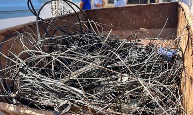 Começa a retirada do emaranhado de fios