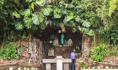 NOVO CRUZEIRO É INSTALADO  NA GRUTA DE N. SRA. DE ITAÚNA