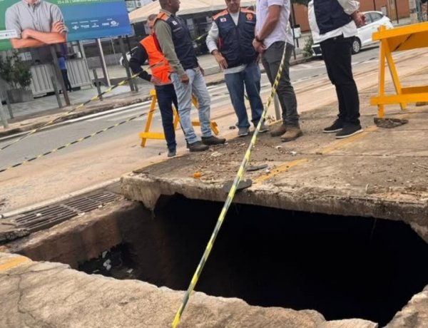 Ação pós-chuva em Itaúna com inspeção e reparos na avenida Jove Soares