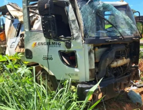 Colisão fatal na MG-050, motociclista de 73 snos morre e  seis pessoas ficam feridas em Pimenta