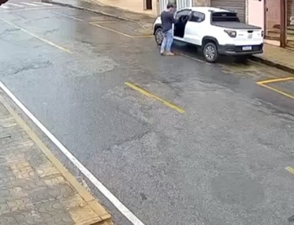 Furto de picape em plena tarde na rua Manoel Corrêa