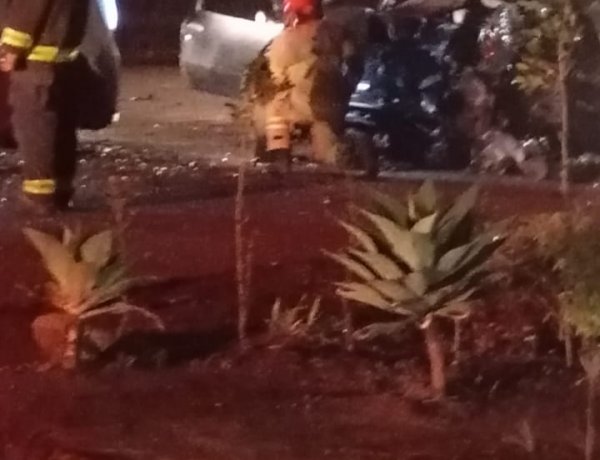 Acidente grave na MG-431 próximo a entrada da AABB  e do Posto do Engenho envolve três veículos