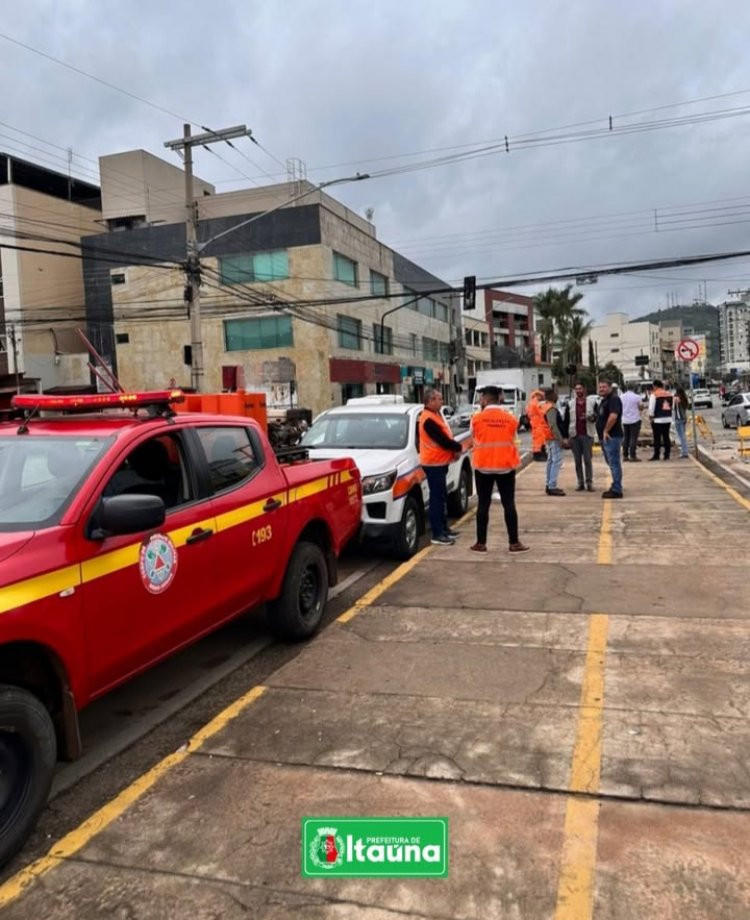 Ação pós-chuva em Itaúna com inspeção e reparos na avenida Jove Soares