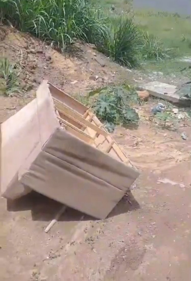 Descarte irregular de sofá gera indignação no Bairro JK