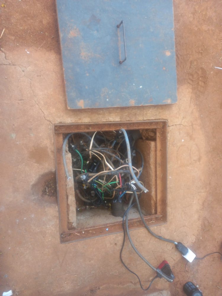 Roubos de fios de cobre atingem fonte luminosa da Praça da Matriz, em Itaúna