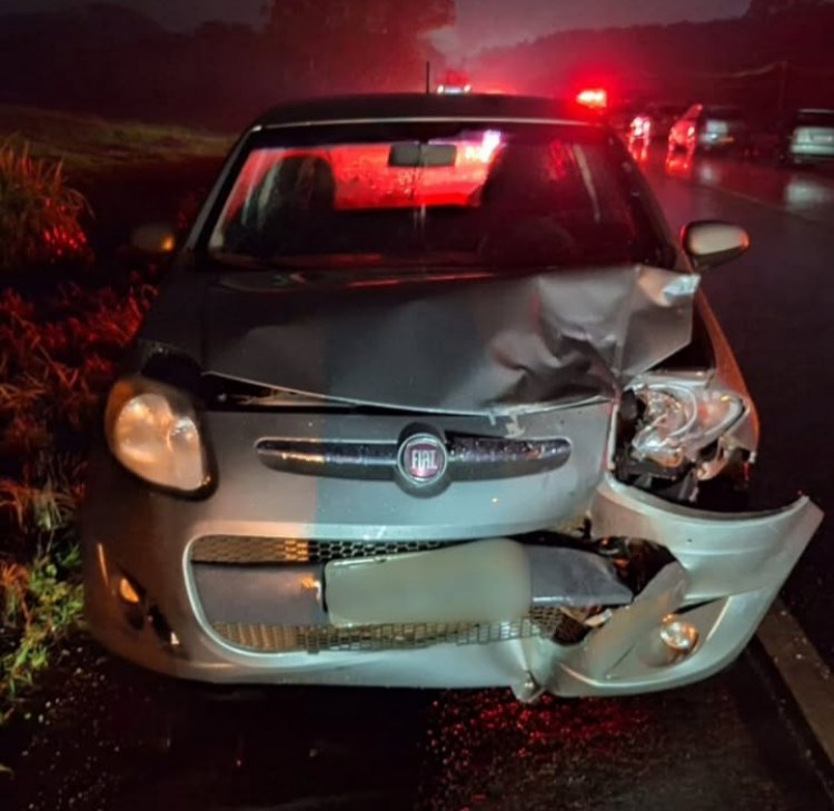 Motorista bêbado causa acidente com colisão frontal na MG-431