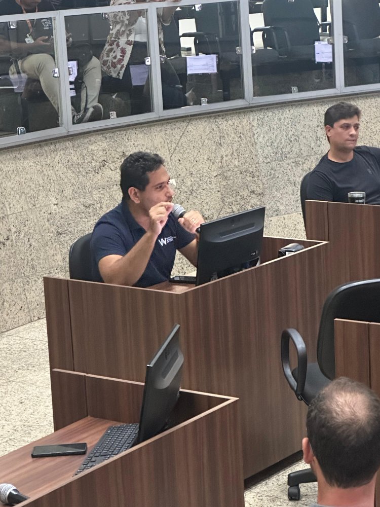 Sessão da Câmara vira "Teatro de Horrores" e Wenderson da Usina coloca o dedo na cara de Kaio Guimarães