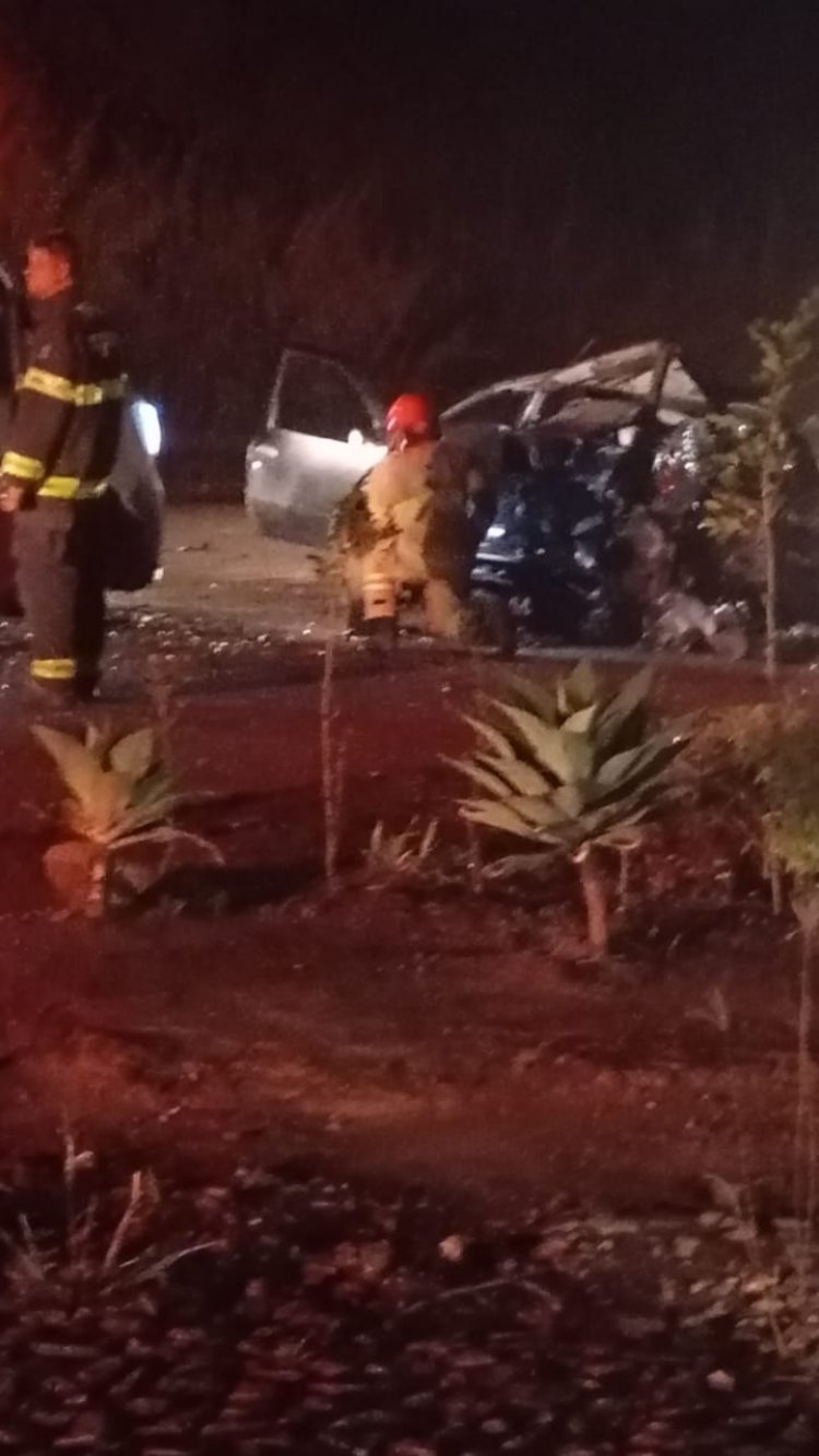 Acidente grave na MG-431 próximo a entrada da AABB  e do Posto do Engenho envolve três veículos