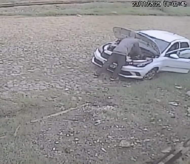 Fiat Argo branco furtado na praça do Hospital Manoel Gonçalves