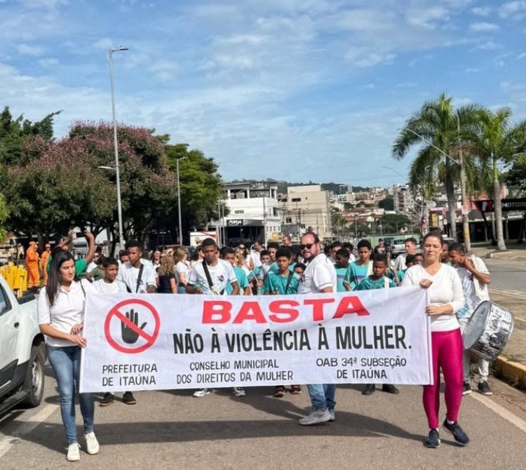 Itaúna unida em caminhada pela paz e não violência contra a mulher