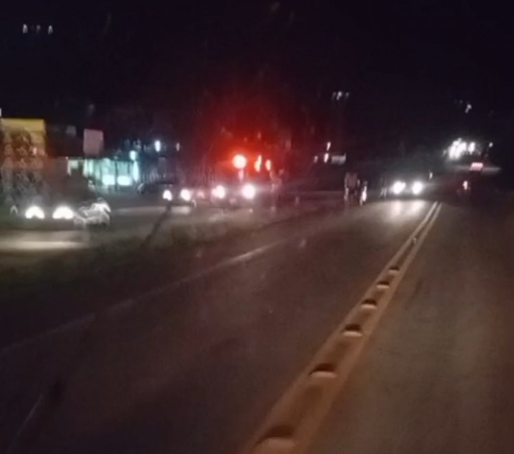 Acidente é registrado no trevo da MG-431 na entrada do bairro Padre Eustáquio entre carro e moto