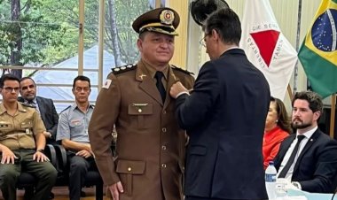 Comandante do 23º BPM recebe Medalha de Mérito Hélio Costa