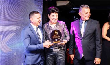 COLUNA CHIQUE POR MÁRIO DEBIQUE