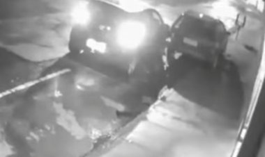 Motorista bate em carro estacionado e  foge