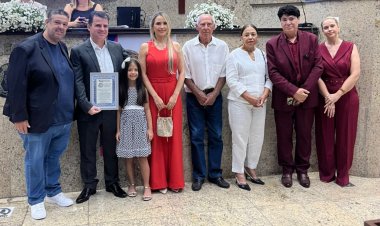 Coluna Chique - Por Mário Debique