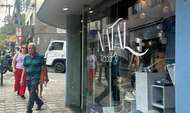 HORÁRIO ESPECIAL - Comércio vai abrir hoje  e amanhã em Itaúna