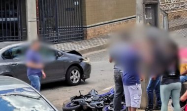 Colisão entre carro e moto deixa ferido no Centro
