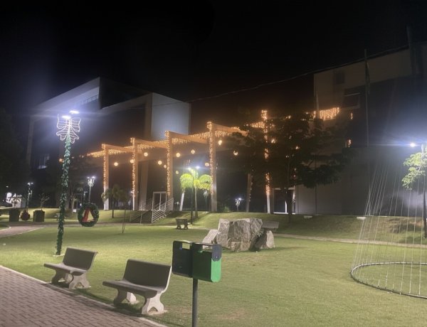 LUZES, EMOÇÃO, BELEZA, ELOGIOS...