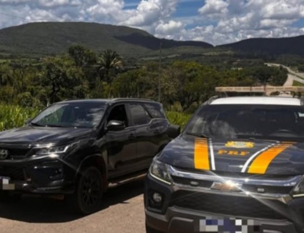 Toyota Hilux SW4 furtada é recuperada pela PRF em operação no combate ao crime