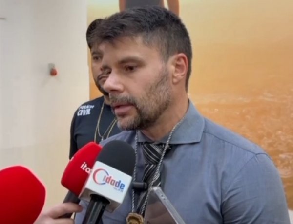 Delegado realiza coletiva de imprensa e fala da prisão de suspeito de feminicídio