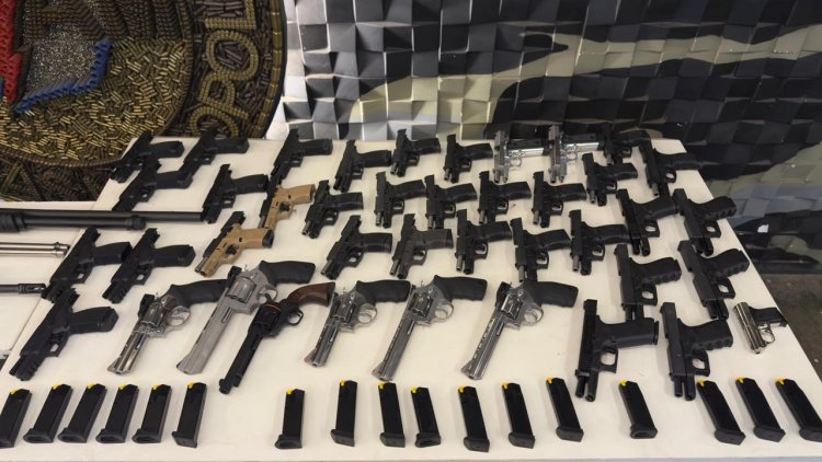 Assassinato do dono do Clube de tiros e roubo de armas. Polícia divulga fotos de suspeitos e armas apreendidas