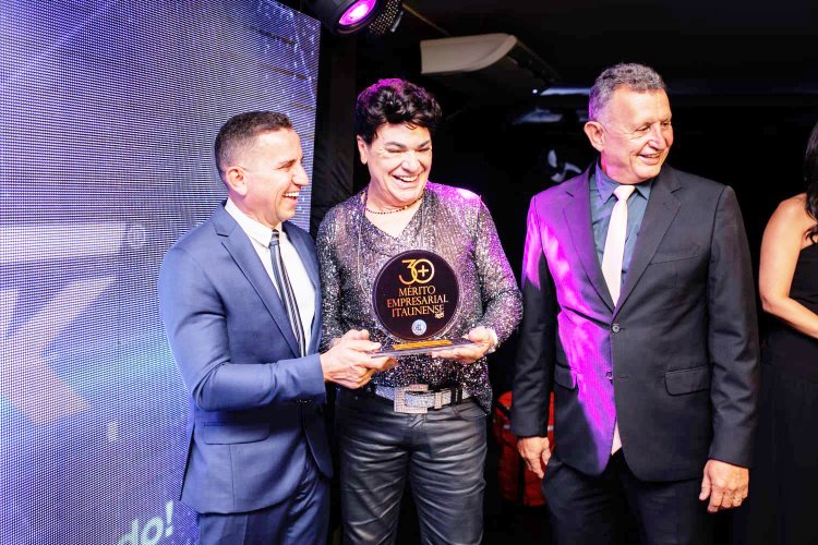 COLUNA CHIQUE POR MÁRIO DEBIQUE