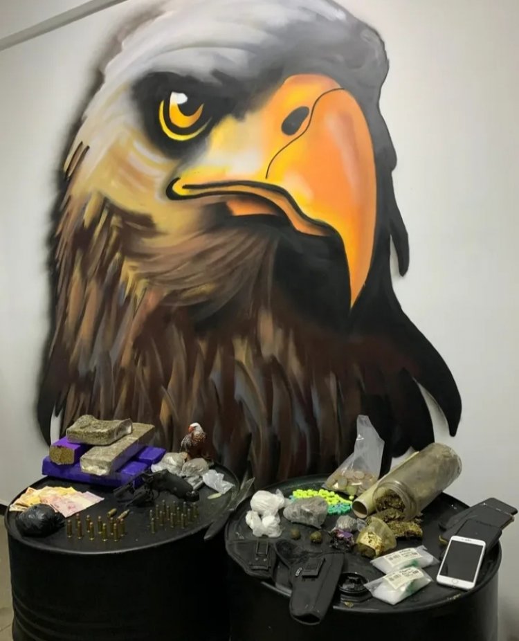 Operação contra o tráfico prende seis e apreende arma e grande quantidade de drogas