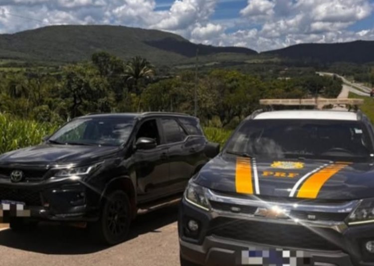 Toyota Hilux SW4 furtada é recuperada pela PRF em operação no combate ao crime