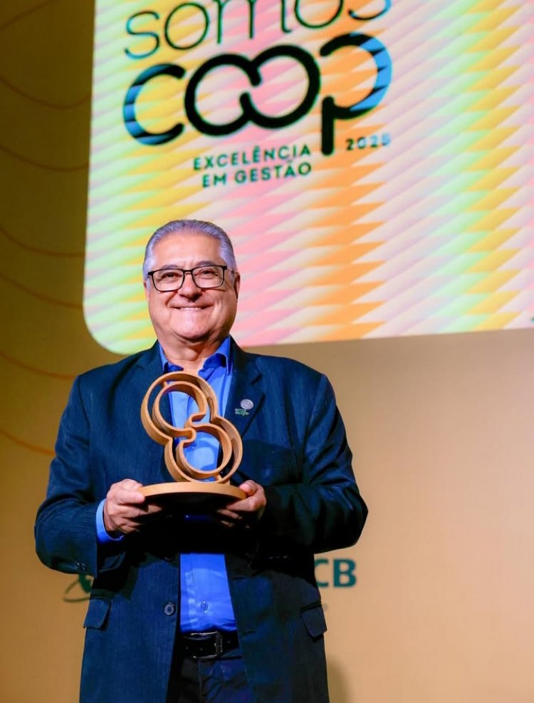 Sicoob Centro-Oeste recebe troféu 'Ouro por Excelência em Gestão'