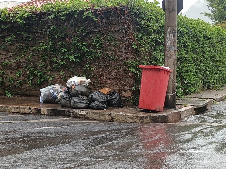 VOZ DO POVO - Sujeira no Bairro Padre Eustáquio