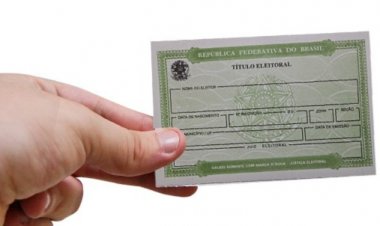 Jovens são convidados a fazer o Título Eleitoral