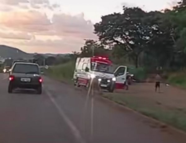 Adolescente de 16 anos fica ferido após queda em cachoeira na MG-431