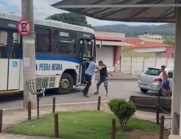 Confusão no Parque Jardim Santanense termina em agressão entre motorista de ônibus e condutor de veículo
