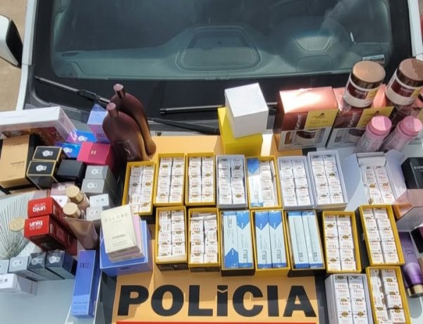 Quatro pessoas são presas com carga irregular de medicamentos e perfumes na MG-050
