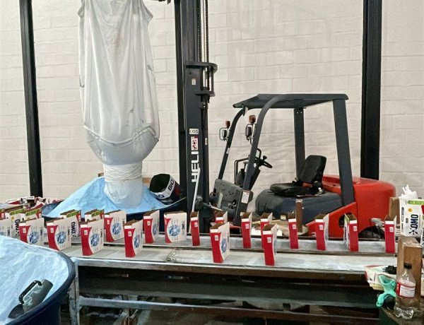 PM fecha fábrica clandestina de sabão em pó em Igarapé