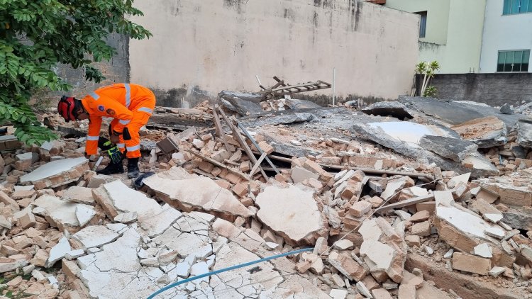 Idoso morre após laje desabar durante demolição em Divinópolis
