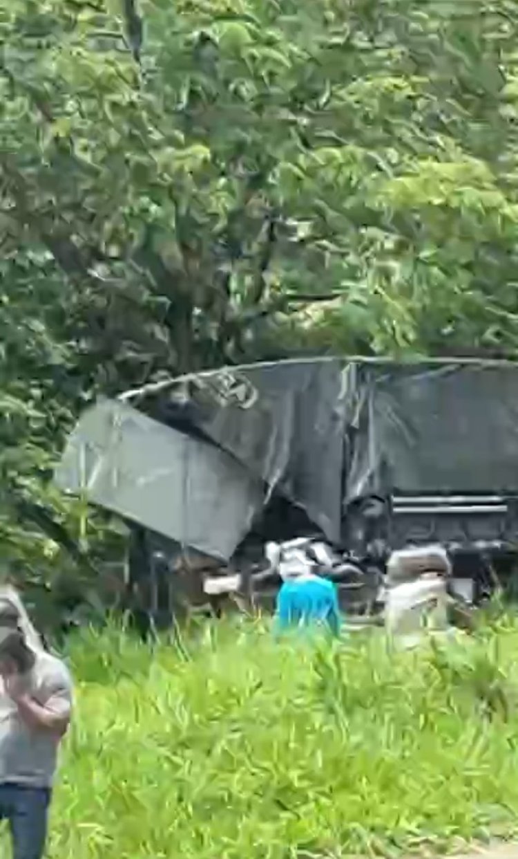 Acidente interdita totalmente a MG-050 entre Itaúna e Divinópolis