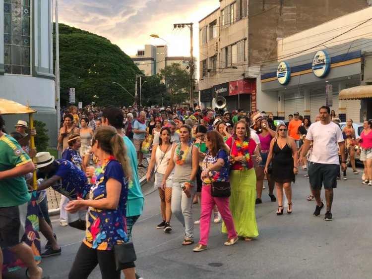 Desfiles começam no sábado, 7 de fevereiro