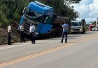 Motorista de carreta sofre convulsão e sobe em barranco na MG-431, em Itaúna