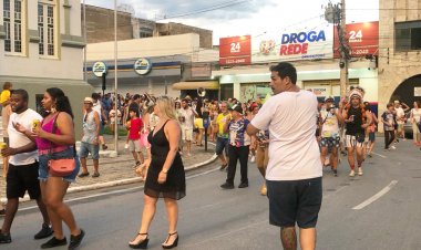 NA PRAÇA - Banda Esplendor e Glória desfila hoje e segunda-feira