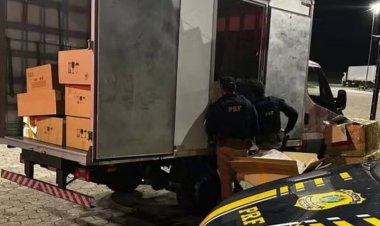 PRF apreende carga de roupas de grife sem nota fiscal na BR-381