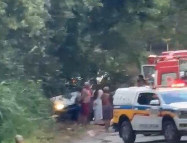 Grave capotamento de van deixa 10 feridos na BR-423, em Conceição do Pará