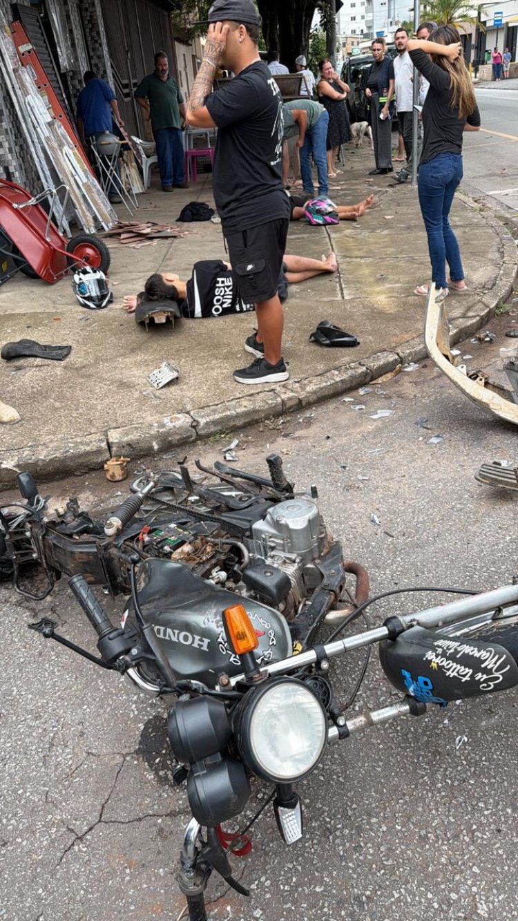 Acidente entre moto na contramão e carro deixa dois adolescentes feridos em Santanense